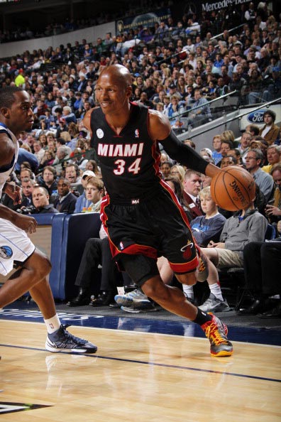 盯防弥补个 盯防弥补个